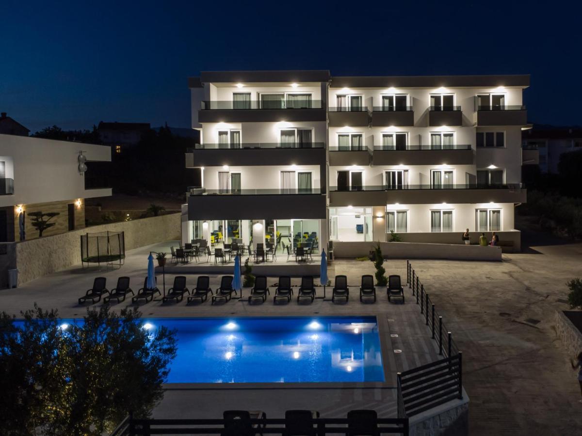 Pansion Comfort Lepar Novalja Exterior foto